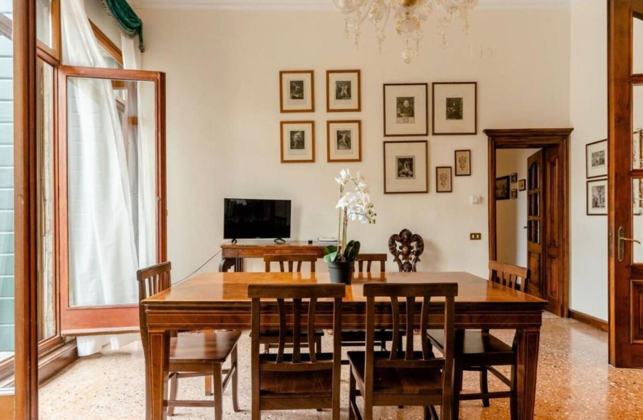 Apartment La Fenice Venice