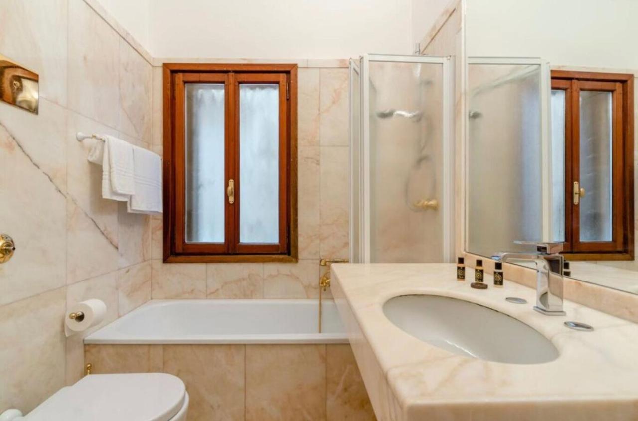 Apartment La Fenice Venice