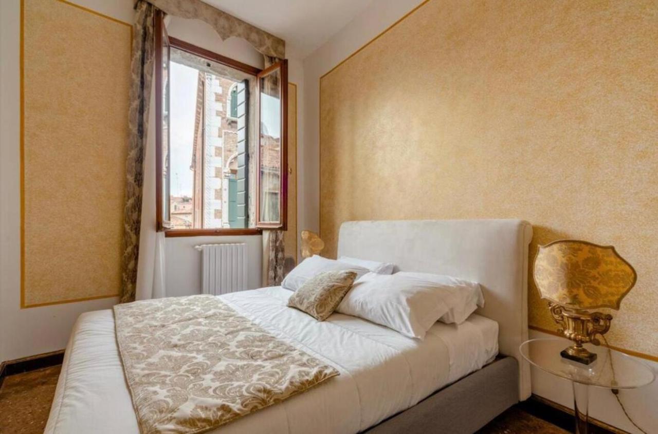 Apartment La Fenice Venice